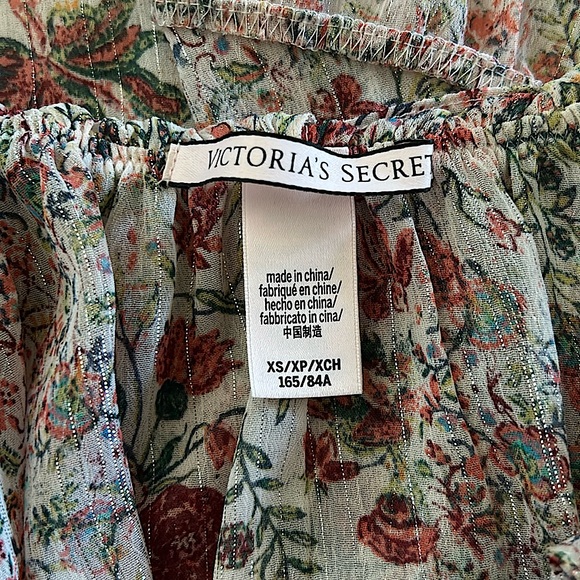 Victoria’s Secret Pale Pink Floral Metallic Threading Shirt Top **Size XS** 🌸🌸 - Picture 7 of 7